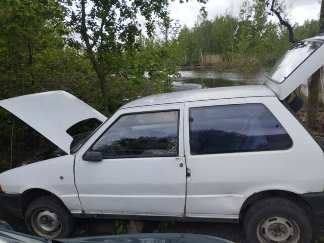 Белый Фиат Уно, объемом двигателя 1 л и пробегом 2 тыс. км за 338 $, фото 3 на Automoto.ua
