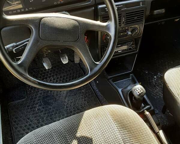 Белый Фиат Уно, объемом двигателя 1.7 л и пробегом 354 тыс. км за 1250 $, фото 4 на Automoto.ua