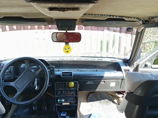 Черный Фиат Уно, объемом двигателя 1.5 л и пробегом 2 тыс. км за 1000 $, фото 6 на Automoto.ua