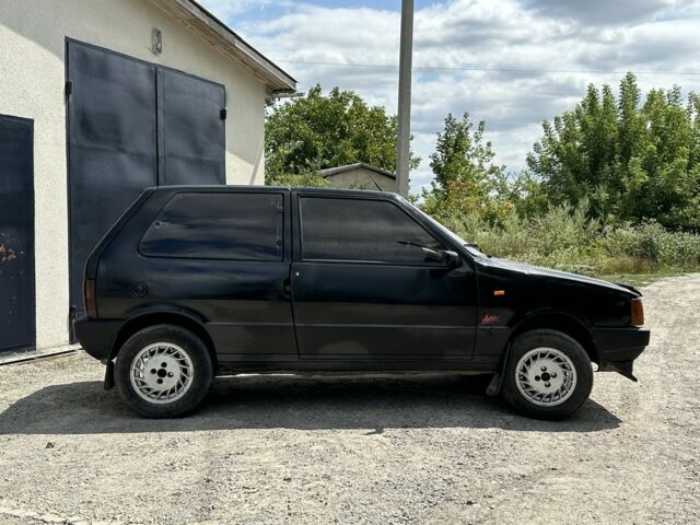 Черный Фиат Уно, объемом двигателя 1 л и пробегом 250 тыс. км за 800 $, фото 4 на Automoto.ua