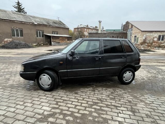 Чорний Фіат Уно, об'ємом двигуна 1.3 л та пробігом 259 тис. км за 381 $, фото 3 на Automoto.ua