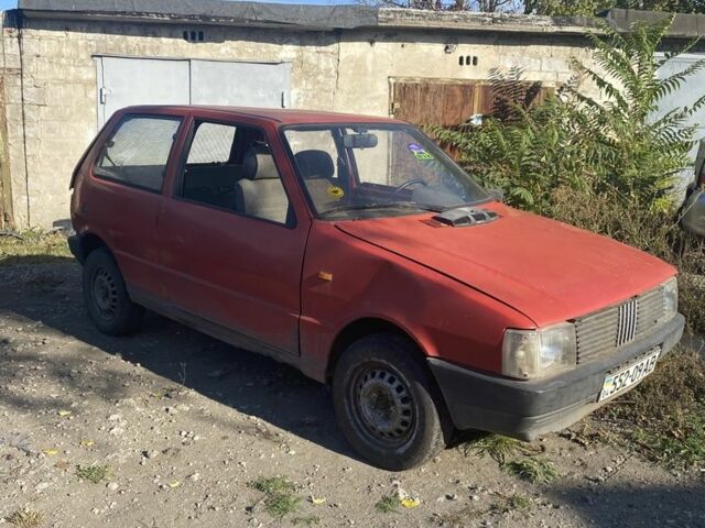 Фиат Уно 1985 в Днепре (Днепропетровске) на Automoto.ua Красный Фиат Уно, объемом двигателя 1 л и пробегом 184 тыс. км за 199 $, фото 2 на Automoto.ua