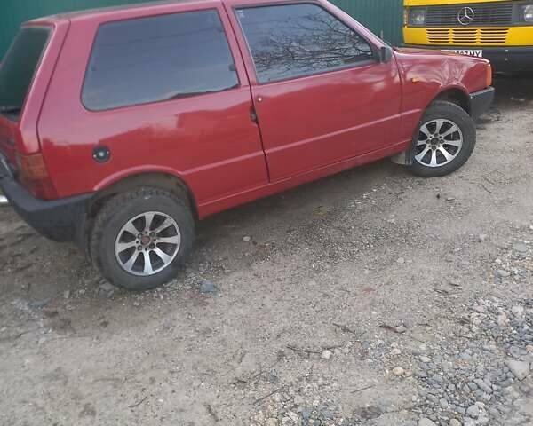 Красный Фиат Уно, объемом двигателя 0 л и пробегом 200 тыс. км за 999 $, фото 2 на Automoto.ua