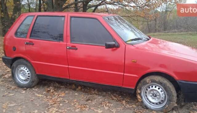 Червоний Фіат Уно, об'ємом двигуна 1.1 л та пробігом 280 тис. км за 900 $, фото 1 на Automoto.ua