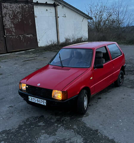 Красный Фиат Уно, объемом двигателя 1.1 л и пробегом 196 тыс. км за 1321 $, фото 1 на Automoto.ua