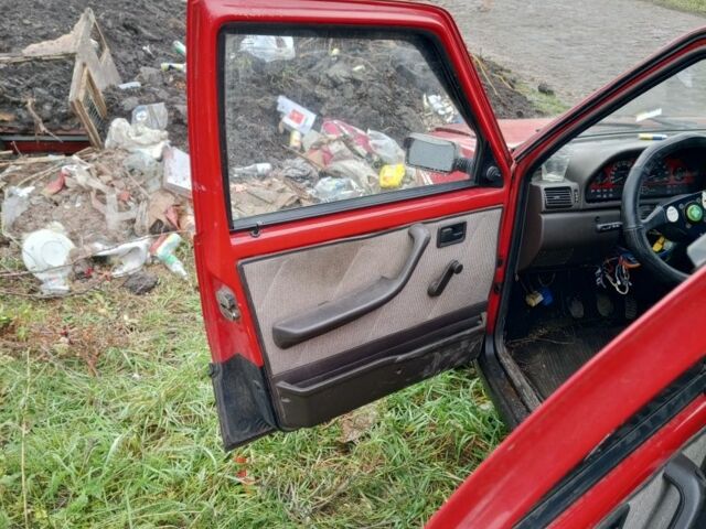 Красный Фиат Уно, объемом двигателя 1 л и пробегом 600 тыс. км за 945 $, фото 7 на Automoto.ua