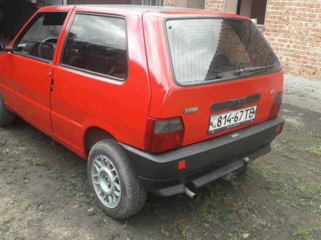 Красный Фиат Уно, объемом двигателя 9 л и пробегом 250 тыс. км за 709 $, фото 3 на Automoto.ua