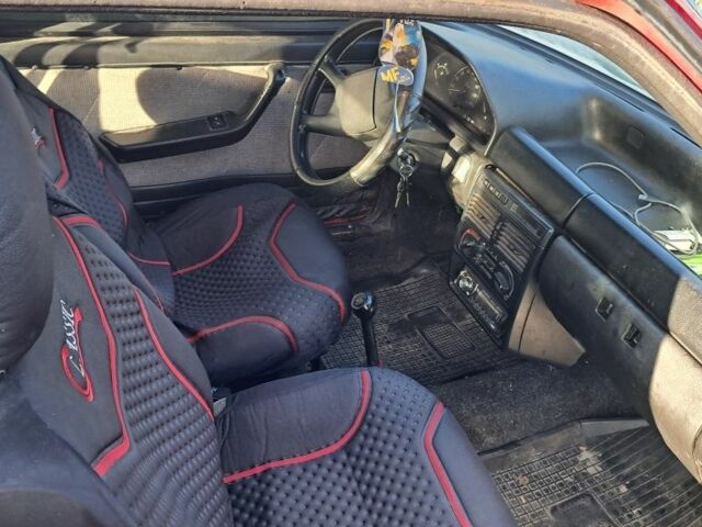 Красный Фиат Уно, объемом двигателя 1 л и пробегом 1 тыс. км за 615 $, фото 4 на Automoto.ua