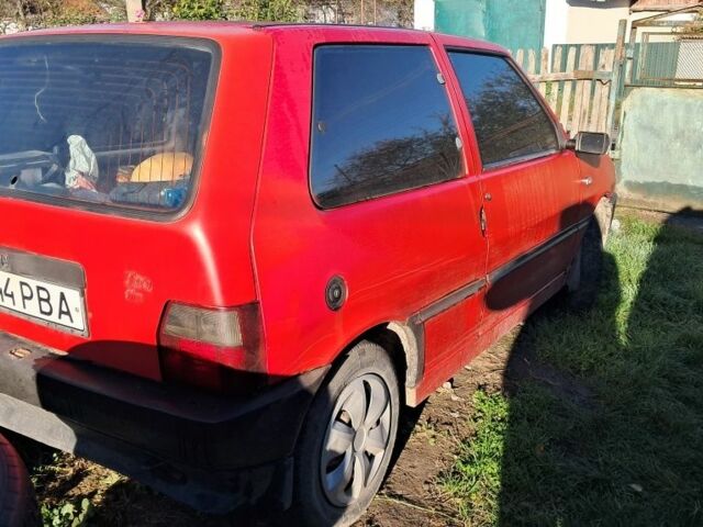 Красный Фиат Уно, объемом двигателя 1 л и пробегом 1 тыс. км за 615 $, фото 1 на Automoto.ua