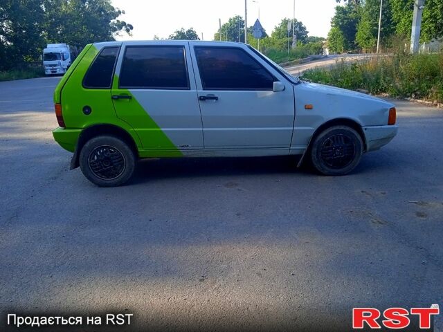 Фиат Уно, объемом двигателя 1.5 л и пробегом 77 тыс. км за 580 $, фото 1 на Automoto.ua