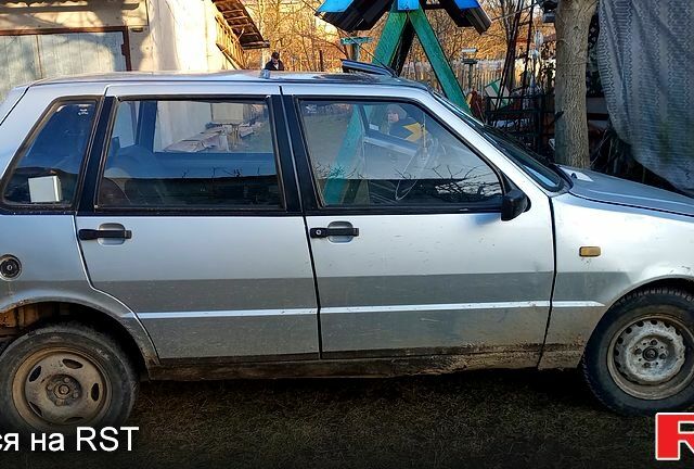 Фиат Уно, объемом двигателя 15 л и пробегом 0 тыс. км за 350 $, фото 4 на Automoto.ua