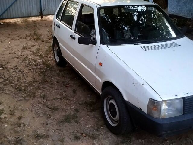 Фиат Уно, объемом двигателя 1.3 л и пробегом 123 тыс. км за 700 $, фото 6 на Automoto.ua