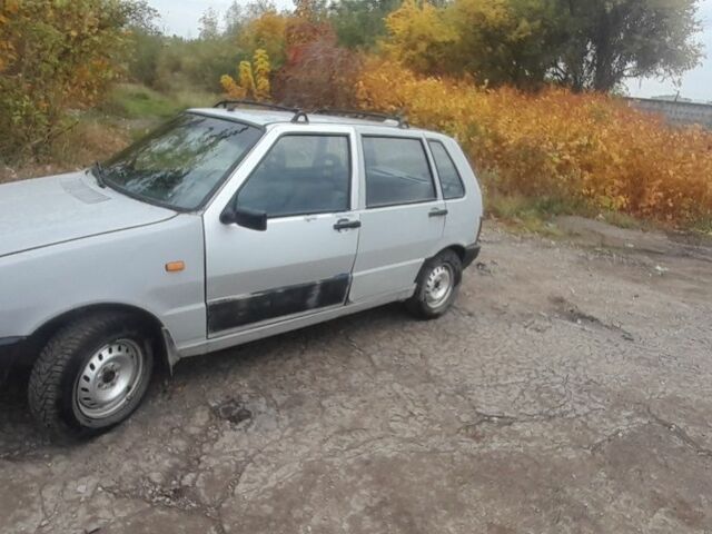 Серый Фиат Уно, объемом двигателя 1.3 л и пробегом 223 тыс. км за 800 $, фото 2 на Automoto.ua