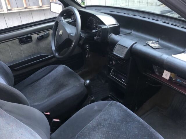 Серый Фиат Уно, объемом двигателя 0 л и пробегом 325 тыс. км за 950 $, фото 2 на Automoto.ua