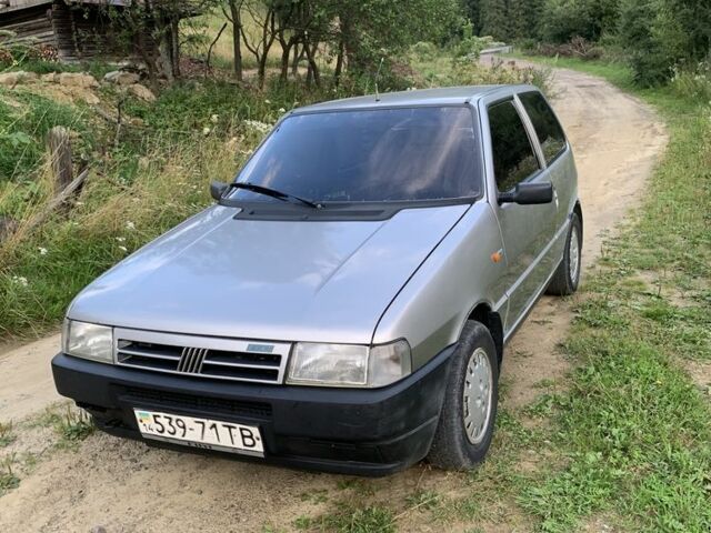 Серый Фиат Уно, объемом двигателя 0 л и пробегом 110 тыс. км за 700 $, фото 2 на Automoto.ua
