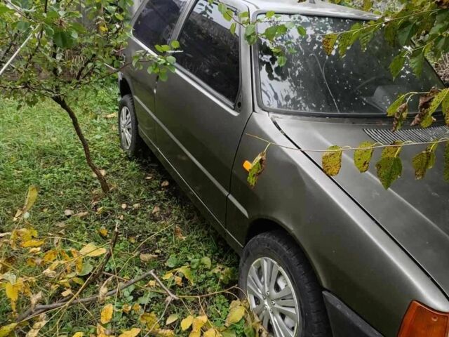 Сірий Фіат Уно, об'ємом двигуна 1 л та пробігом 777 тис. км за 450 $, фото 2 на Automoto.ua