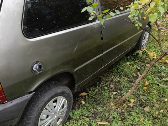 Сірий Фіат Уно, об'ємом двигуна 1 л та пробігом 777 тис. км за 450 $, фото 9 на Automoto.ua
