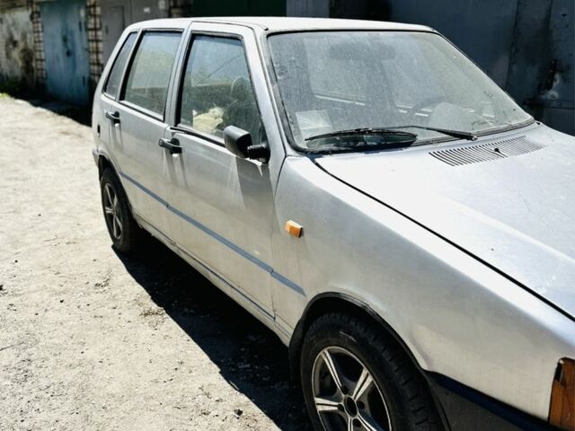 Серый Фиат Уно, объемом двигателя 0 л и пробегом 1 тыс. км за 500 $, фото 3 на Automoto.ua