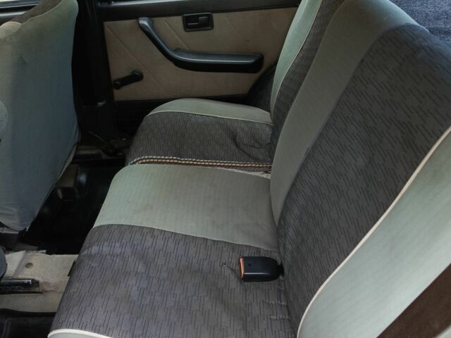 Зеленый Фиат Уно, объемом двигателя 1.4 л и пробегом 320 тыс. км за 770 $, фото 6 на Automoto.ua