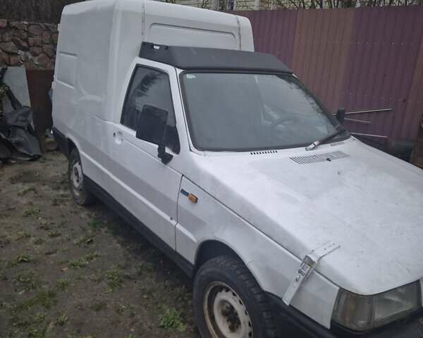 Белый Фиат Fiorino, объемом двигателя 1.7 л и пробегом 300 тыс. км за 550 $, фото 1 на Automoto.ua