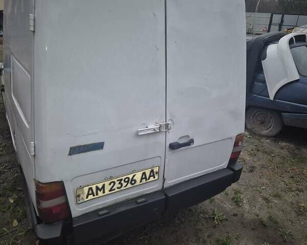 Белый Фиат Fiorino, объемом двигателя 1.7 л и пробегом 300 тыс. км за 550 $, фото 2 на Automoto.ua