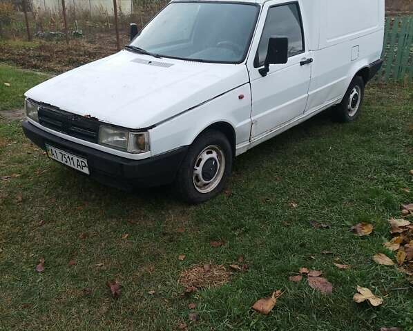 Белый Фиат Fiorino, объемом двигателя 0 л и пробегом 300 тыс. км за 1000 $, фото 2 на Automoto.ua