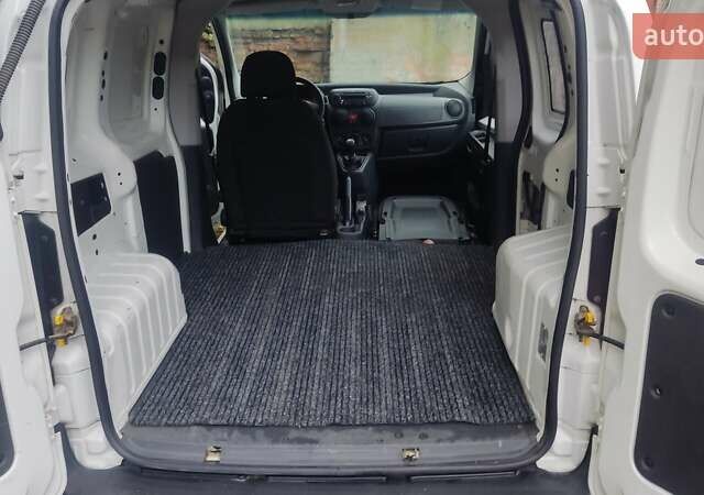 Фиат Fiorino 2011 в Хмельницком на Automoto.ua Белый Фиат Fiorino, объемом двигателя 1.2 л и пробегом 198 тыс. км за 4200 $, фото 40 на Automoto.ua