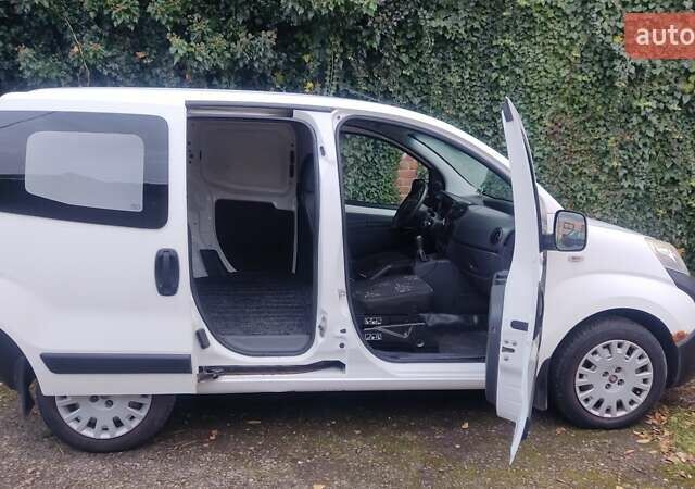 Фиат Fiorino 2011 в Хмельницком на Automoto.ua Белый Фиат Fiorino, объемом двигателя 1.2 л и пробегом 198 тыс. км за 4200 $, фото 18 на Automoto.ua