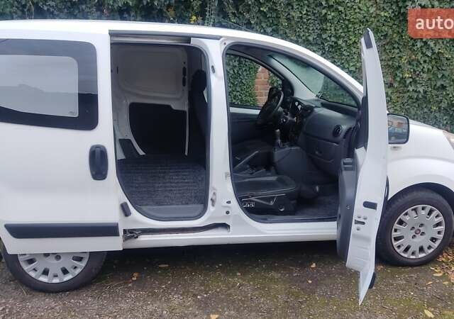 Фиат Fiorino 2011 в Хмельницком на Automoto.ua Белый Фиат Fiorino, объемом двигателя 1.2 л и пробегом 198 тыс. км за 4200 $, фото 14 на Automoto.ua