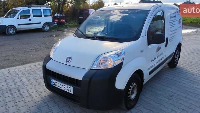 Белый Фиат Fiorino, объемом двигателя 1.2 л и пробегом 357 тыс. км за 3500 $, фото 2 на Automoto.ua