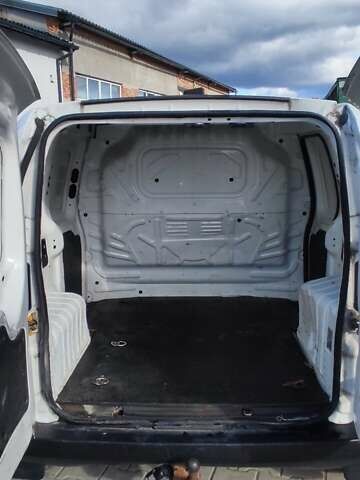 Белый Фиат Fiorino, объемом двигателя 1.2 л и пробегом 357 тыс. км за 3500 $, фото 10 на Automoto.ua