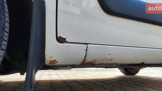 Белый Фиат Fiorino, объемом двигателя 1.2 л и пробегом 357 тыс. км за 3500 $, фото 14 на Automoto.ua