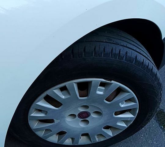 Белый Фиат Fiorino, объемом двигателя 1.2 л и пробегом 205 тыс. км за 4700 $, фото 10 на Automoto.ua