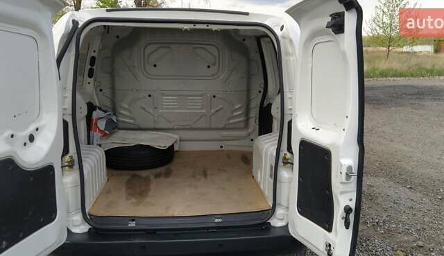 Білий Фіат Fiorino, об'ємом двигуна 1.3 л та пробігом 256 тис. км за 5600 $, фото 1 на Automoto.ua