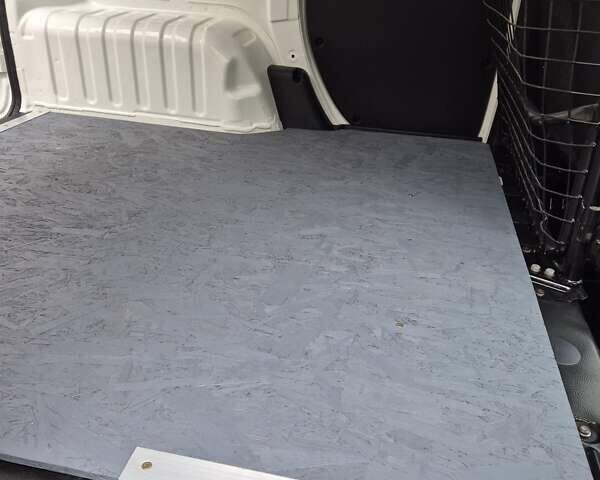 Белый Фиат Fiorino, объемом двигателя 1.3 л и пробегом 157 тыс. км за 10750 $, фото 29 на Automoto.ua