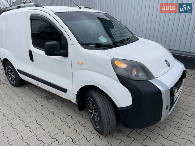 Белый Фиат Fiorino, объемом двигателя 1.36 л и пробегом 330 тыс. км за 3700 $, фото 2 на Automoto.ua