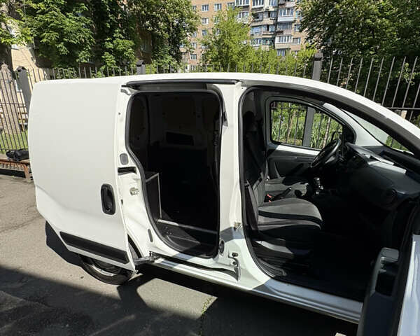 Белый Фиат Fiorino, объемом двигателя 1.37 л и пробегом 68 тыс. км за 9999 $, фото 9 на Automoto.ua