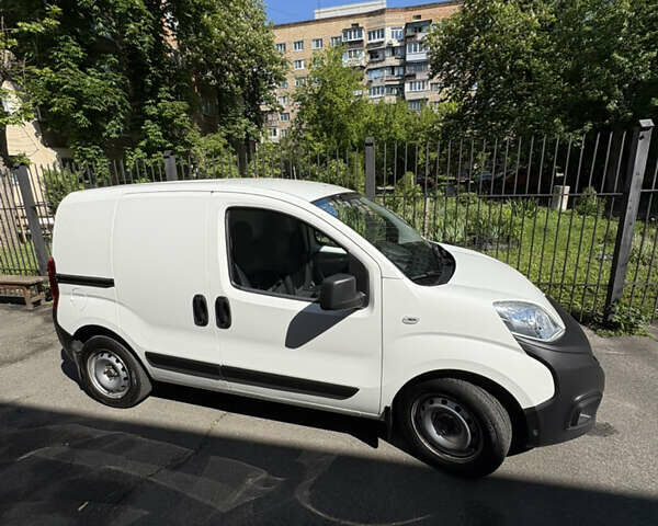 Белый Фиат Fiorino, объемом двигателя 1.37 л и пробегом 68 тыс. км за 9999 $, фото 2 на Automoto.ua