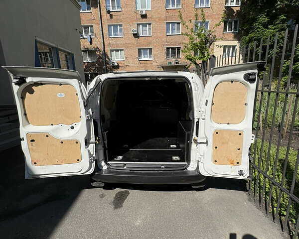 Белый Фиат Fiorino, объемом двигателя 1.37 л и пробегом 68 тыс. км за 9999 $, фото 7 на Automoto.ua