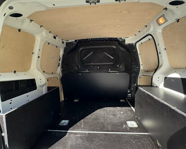 Белый Фиат Fiorino, объемом двигателя 1.37 л и пробегом 68 тыс. км за 9999 $, фото 8 на Automoto.ua