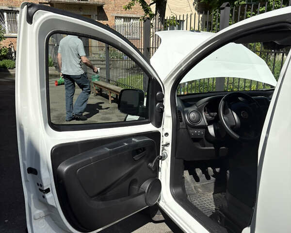 Белый Фиат Fiorino, объемом двигателя 1.37 л и пробегом 68 тыс. км за 9999 $, фото 12 на Automoto.ua