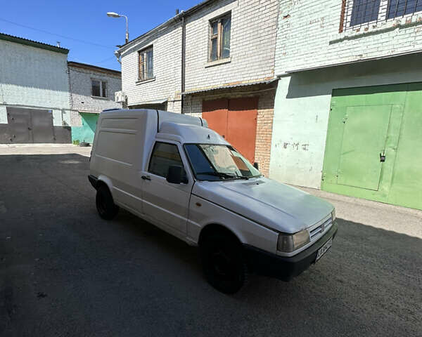 Белый Фиат Fiorino, объемом двигателя 1.37 л и пробегом 190 тыс. км за 1000 $, фото 6 на Automoto.ua