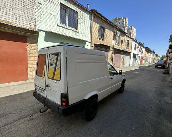 Білий Фіат Fiorino, об'ємом двигуна 1.37 л та пробігом 190 тис. км за 1000 $, фото 18 на Automoto.ua