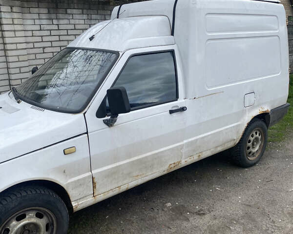 Білий Фіат Fiorino, об'ємом двигуна 1.4 л та пробігом 337 тис. км за 878 $, фото 1 на Automoto.ua