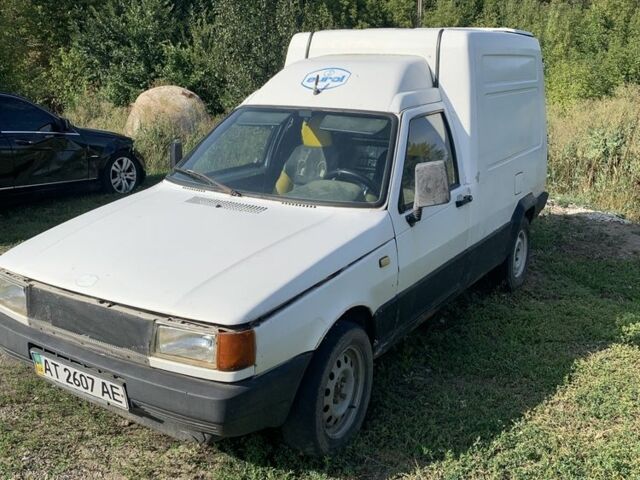 Белый Фиат Fiorino, объемом двигателя 1.3 л и пробегом 315 тыс. км за 700 $, фото 2 на Automoto.ua