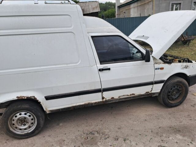 Белый Фиат Fiorino, объемом двигателя 0 л и пробегом 100 тыс. км за 321 $, фото 1 на Automoto.ua