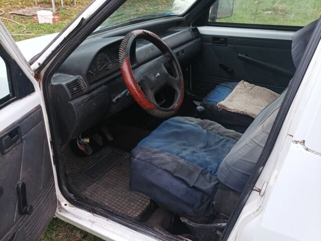 Білий Фіат Fiorino, об'ємом двигуна 1.4 л та пробігом 300 тис. км за 1000 $, фото 5 на Automoto.ua