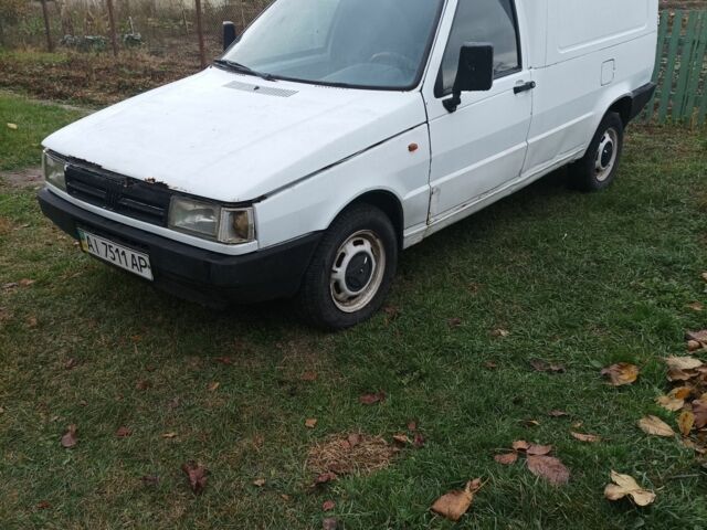 Білий Фіат Fiorino, об'ємом двигуна 1.4 л та пробігом 300 тис. км за 1000 $, фото 1 на Automoto.ua