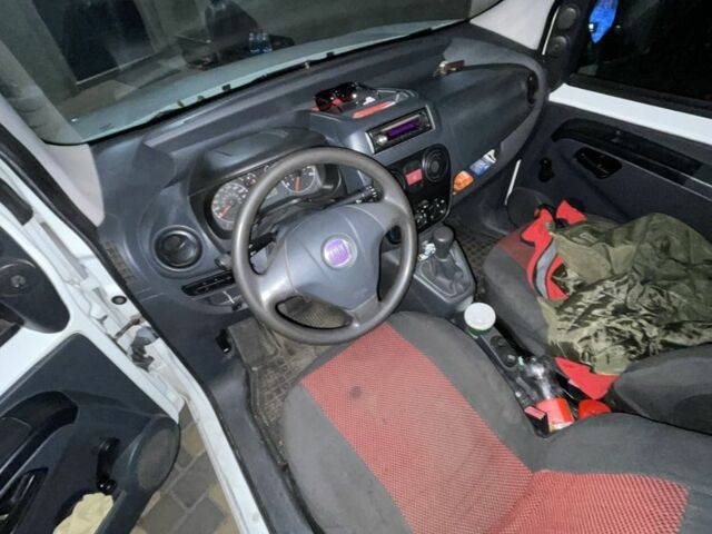 Белый Фиат Fiorino, объемом двигателя 1.4 л и пробегом 256 тыс. км за 3000 $, фото 2 на Automoto.ua