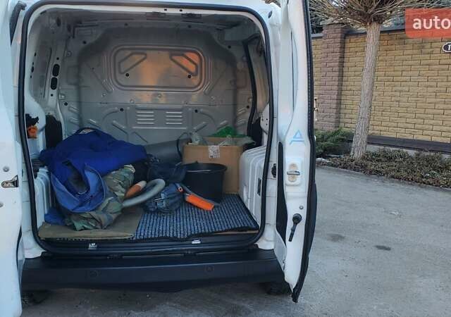 Белый Фиат Fiorino, объемом двигателя 1.2 л и пробегом 258 тыс. км за 4600 $, фото 26 на Automoto.ua